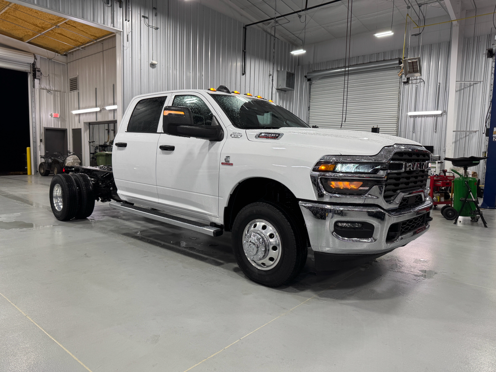 2025 Ram 3500 Tradesman photo 9