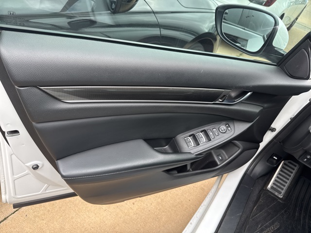 2018 Honda Accord Sport photo 3