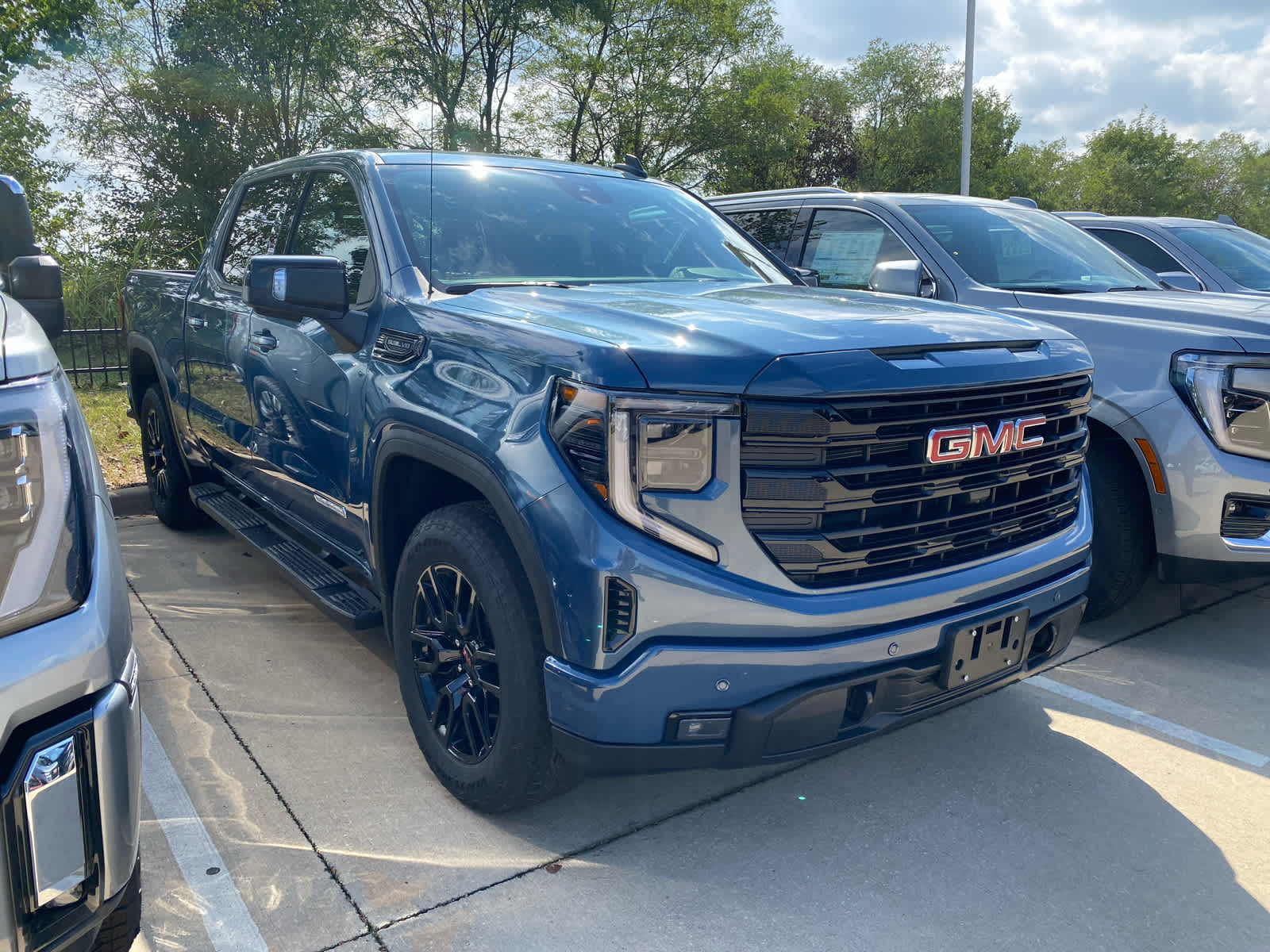 2026 Gmc Sierra 1500 Elevation photo 3