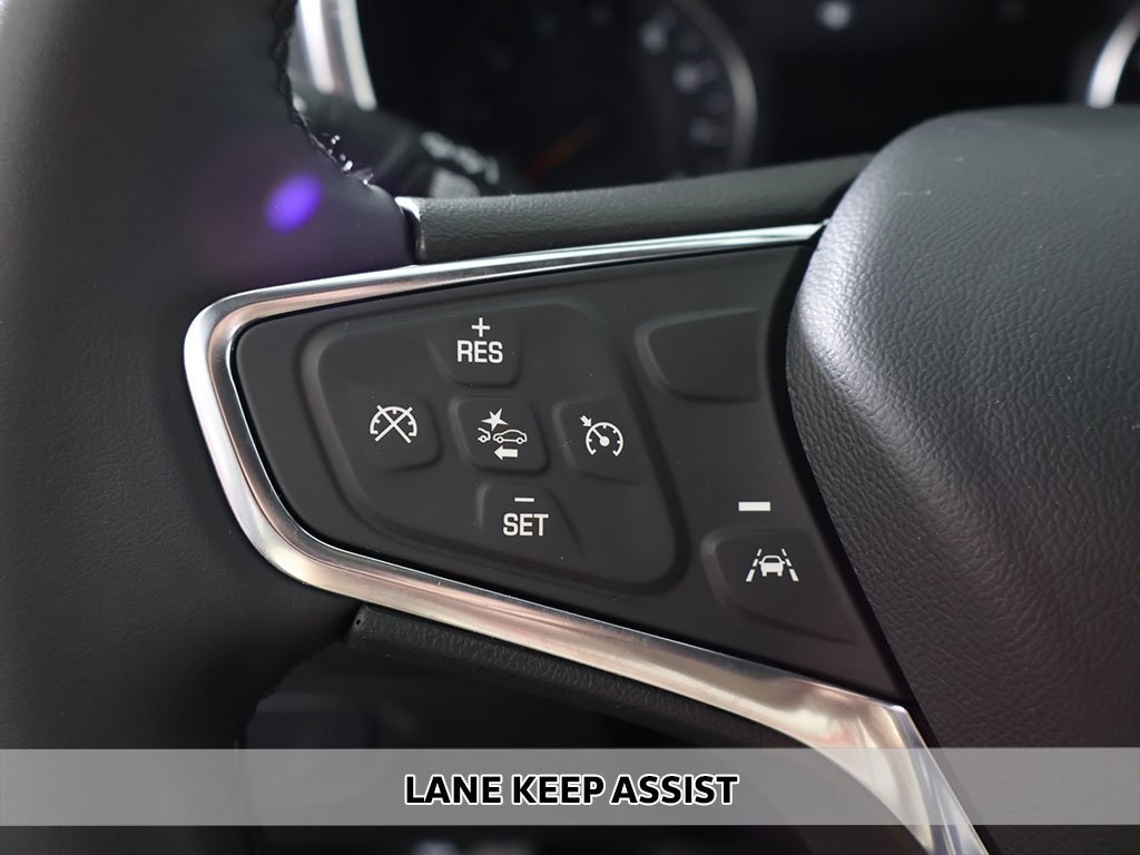 2024 Chevrolet Equinox LT photo 2