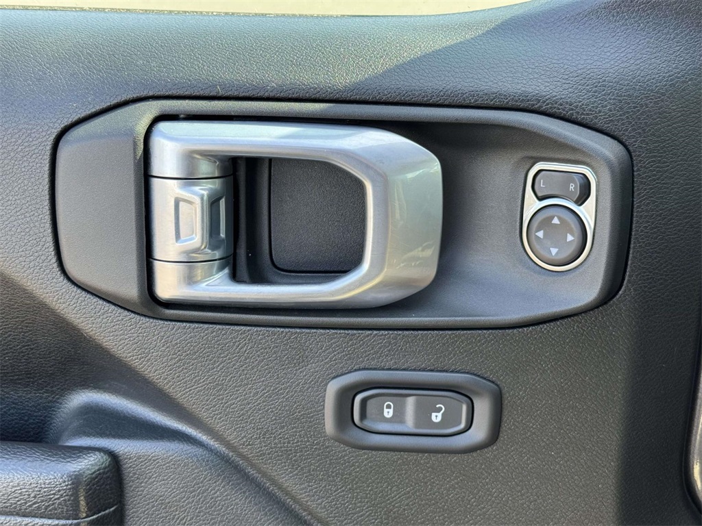2022 Jeep Wrangler Unlimited Rubicon 4xe photo 27