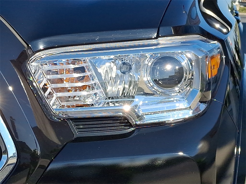 2023 Toyota Tacoma SR5 photo 26