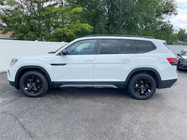2025 Volkswagen Atlas Peak Edition SE Technology photo 20