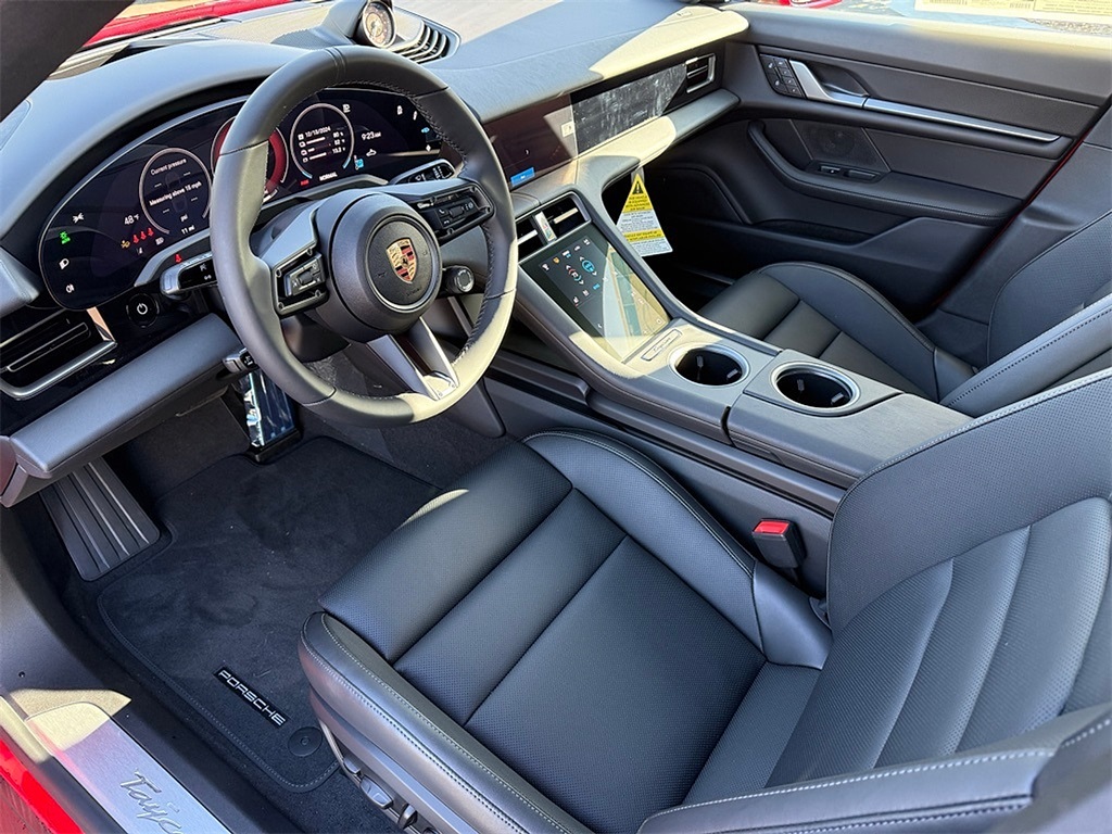 2025 Porsche Taycan photo 3
