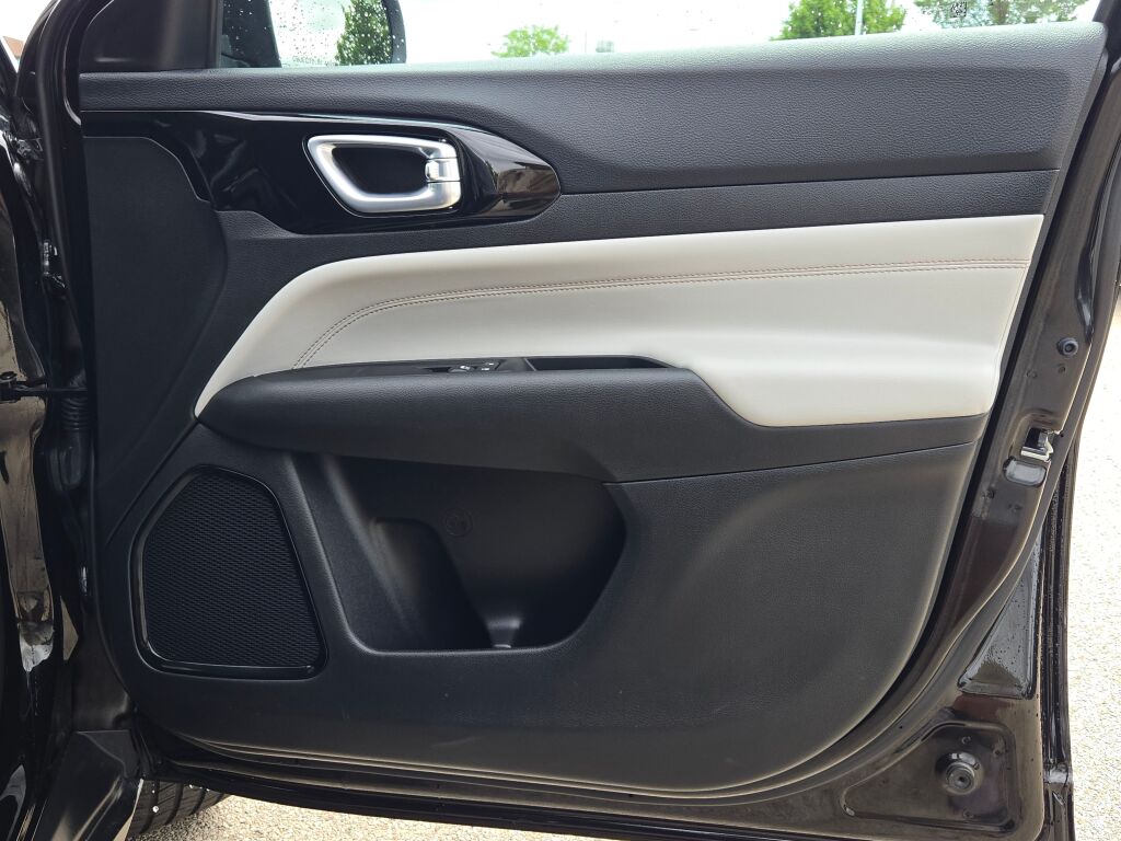 2022 Jeep Compass Limited photo 8