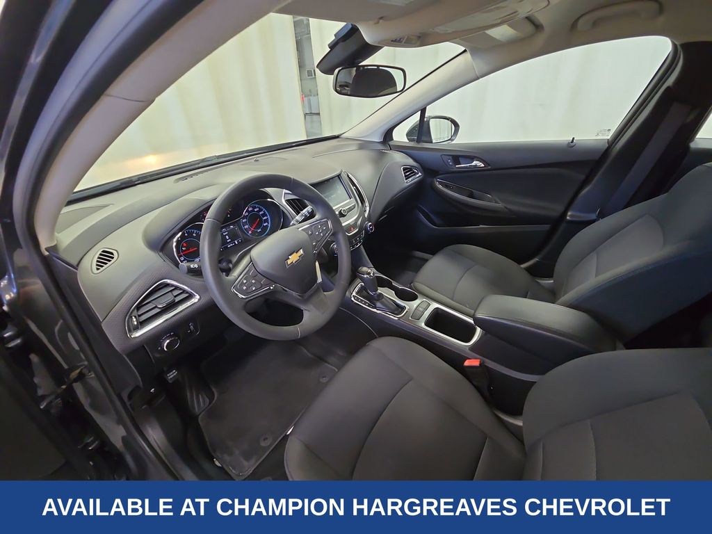 2017 Chevrolet Cruze LT photo 10