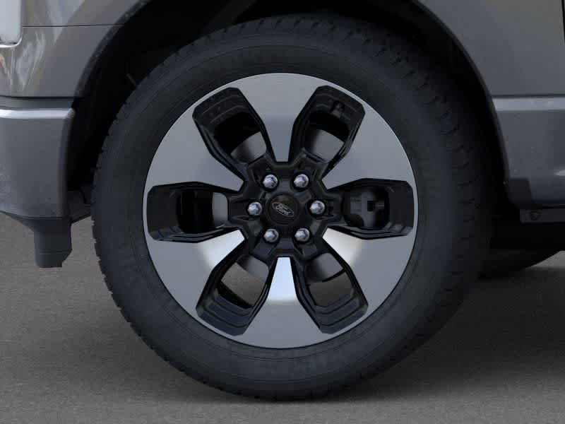 2025 Ford F-150 Lightning Platinum photo 19