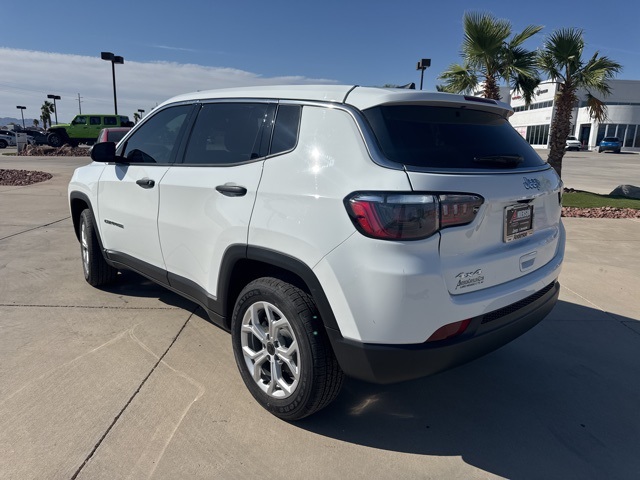 2025 Jeep Compass Sport photo 3
