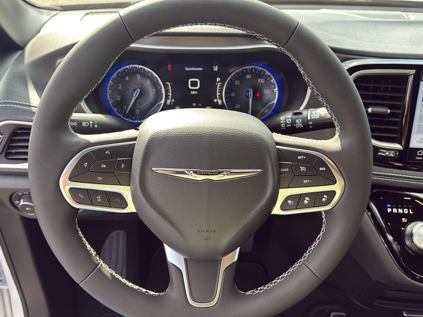 2026 Chrysler Pacifica photo 18