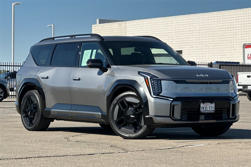 Used 2024 Kia Ev9 GT-Line with VIN KNDAEFS52R6021363 for sale in Hanford, CA