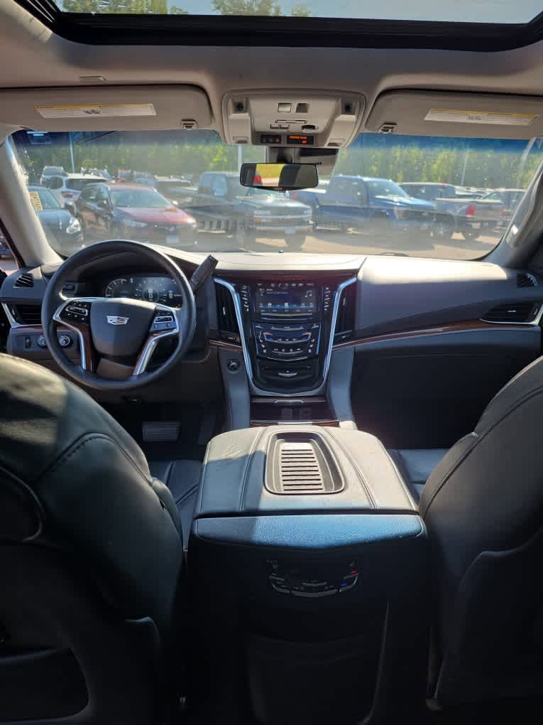 2018 Cadillac Escalade ESV Luxury photo 7