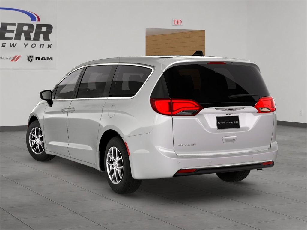 2026 Chrysler Voyager LX photo 4