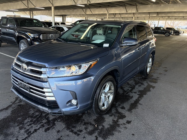 2017 Toyota Highlander Limited's photo