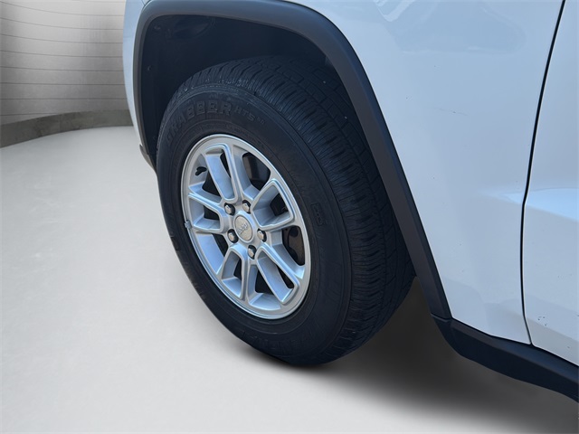 2020 Jeep Grand Cherokee Laredo E photo 13