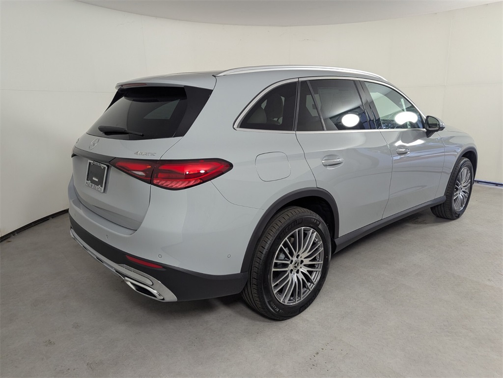 2026 Mercedes Benz GLC 300 4MATIC photo 4