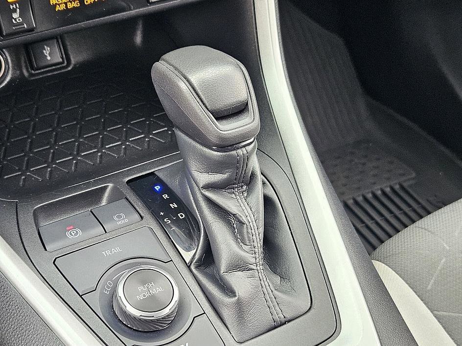 2022 Toyota RAV4 Hybrid XLE photo 20