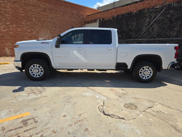 2024 Chevrolet Silverado 2500HD LT photo 4
