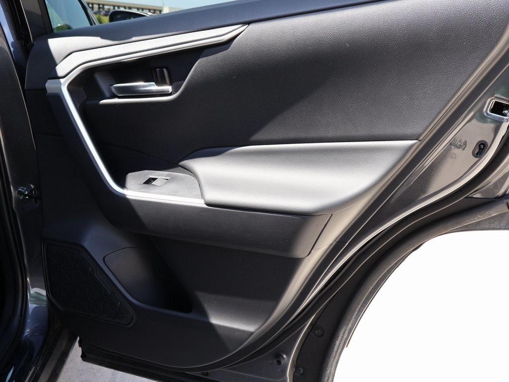 2024 Toyota RAV4 Hybrid SE photo 11