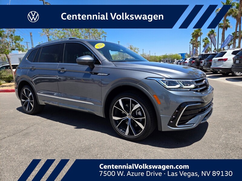 2024 Volkswagen Tiguan SEL R-LINE's photo