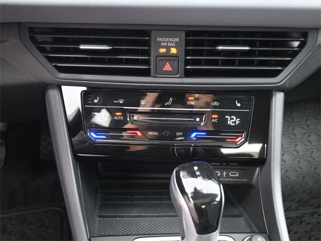2025 Volkswagen Jetta 1.5T SE photo 3