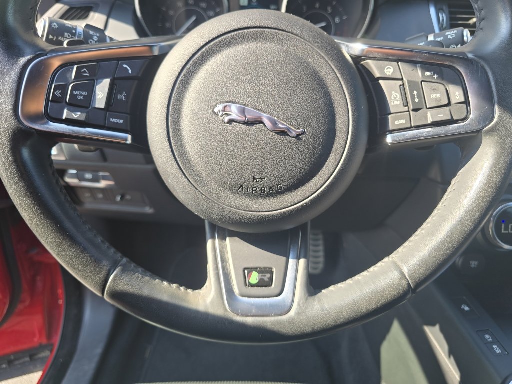 2019 Jaguar E-PACE R-Dynamic S photo 34