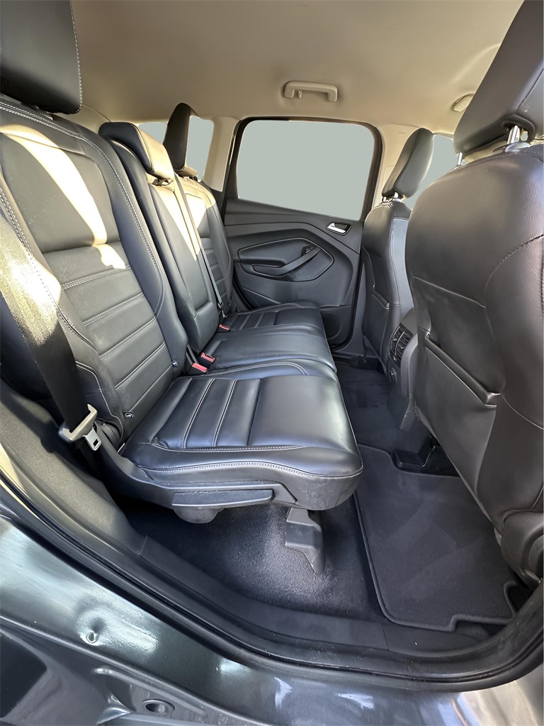 2019 Ford Escape SEL photo 15