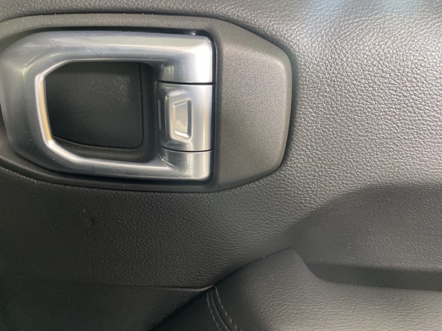 2021 Jeep Wrangler Unlimited Sahara Altitude photo 12