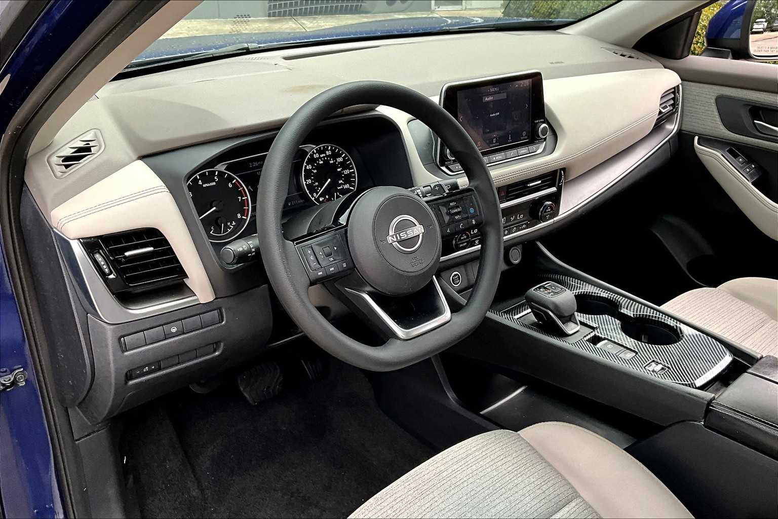 2023 Nissan Rogue SV photo 14