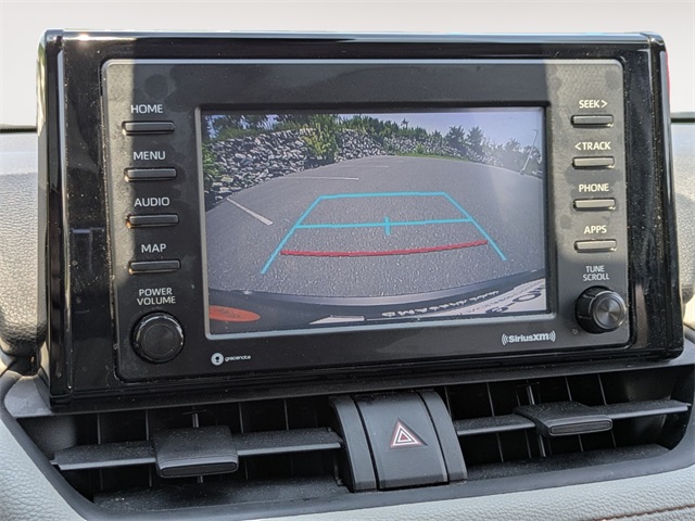 2020 Toyota RAV4 XLE photo 18