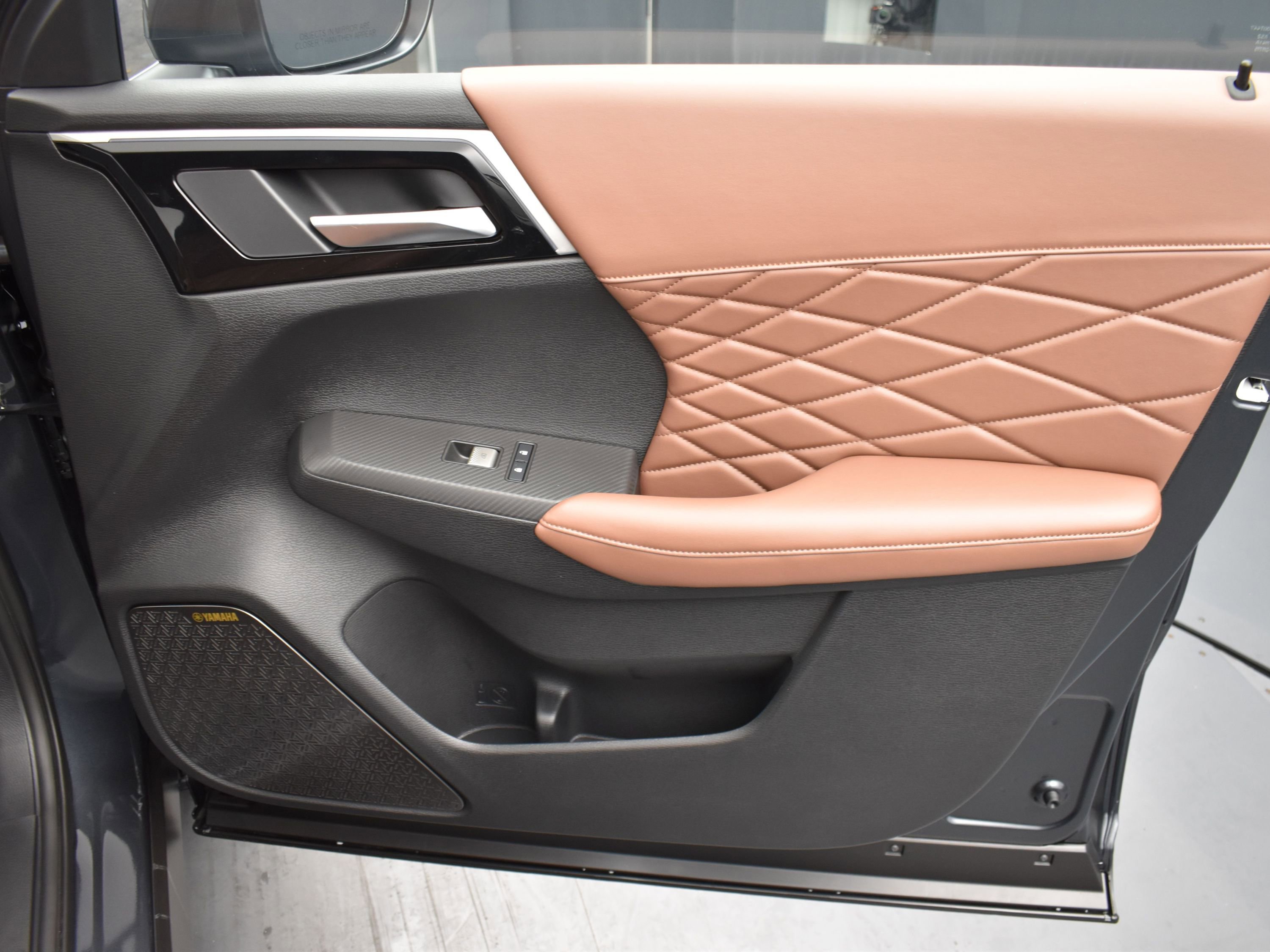 2025 Mitsubishi Outlander SEL photo 6