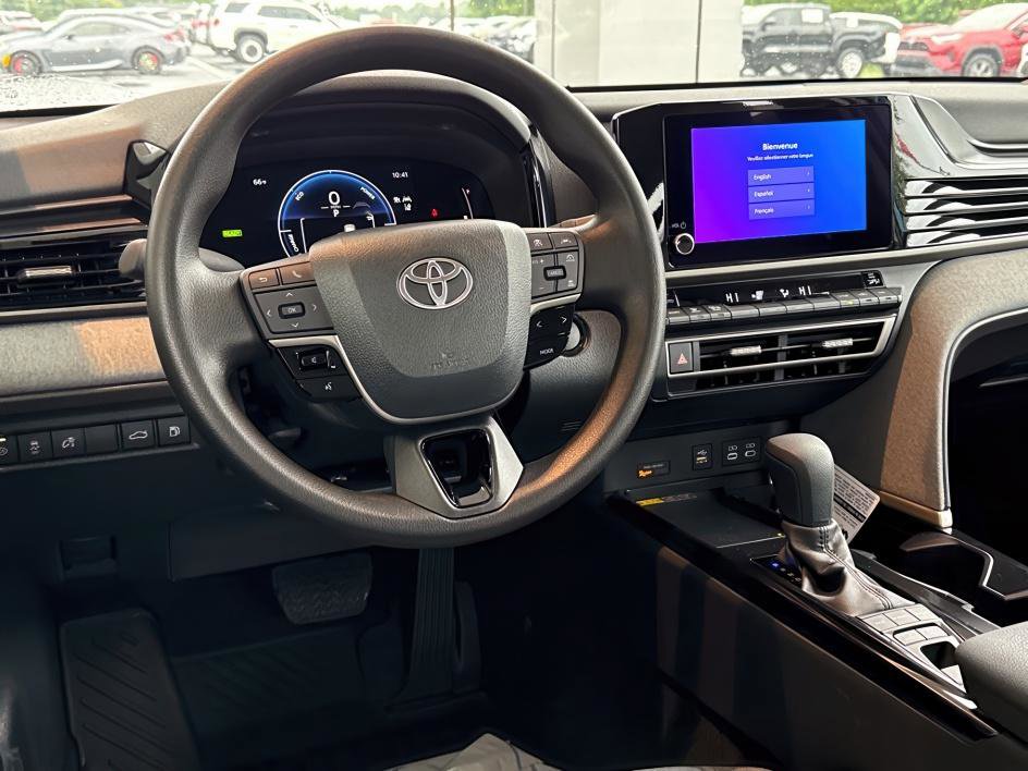 2025 Toyota Camry LE photo 5