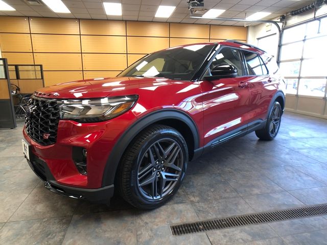 2025 Ford Explorer ST photo 4