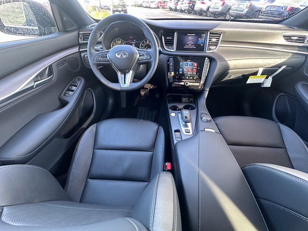 2025 Infiniti QX55 Luxe photo 2
