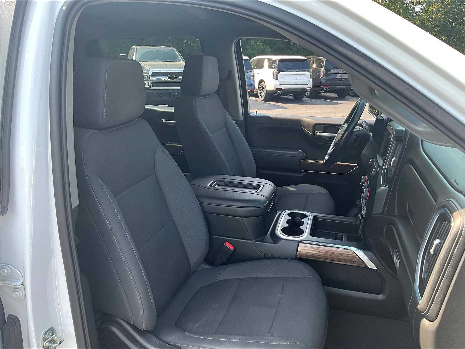 2022 Chevrolet Silverado 1500 RST photo 11