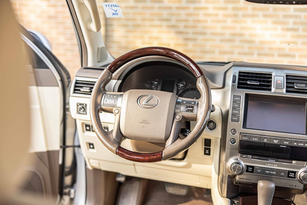 2017 LEXUS GX - Image 39