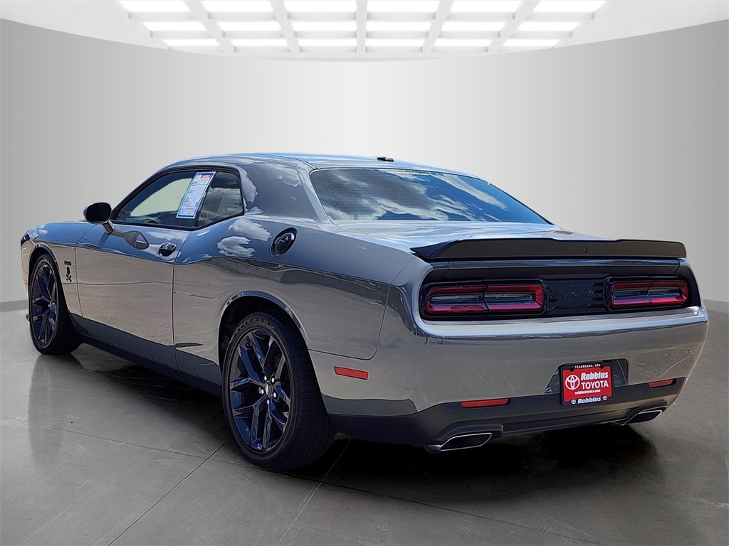 2023 Dodge Challenger R/T photo 7