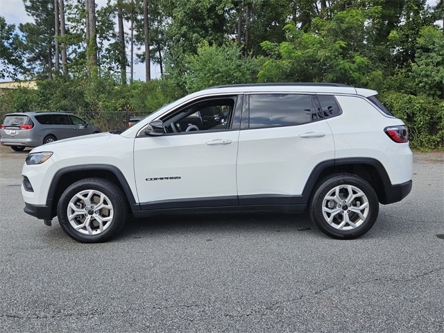 2025 Jeep Compass Latitude photo 4