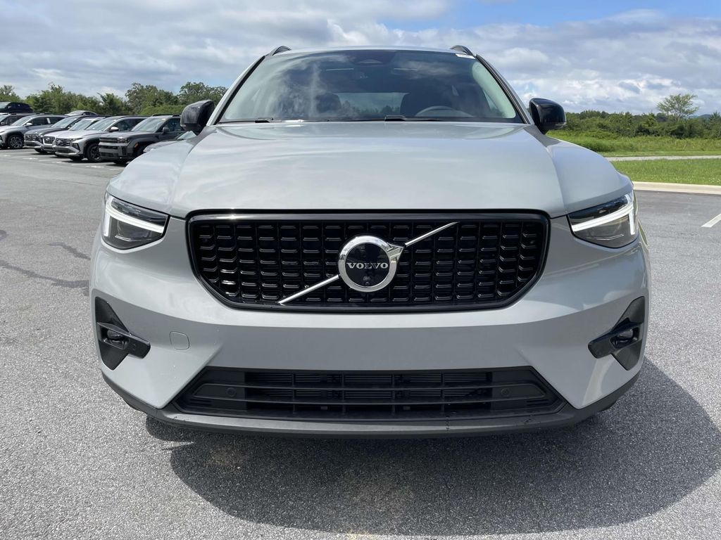 2026 Volvo XC40 AWD Plus photo 22