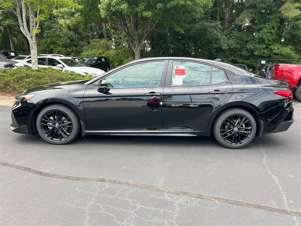 2025 Toyota Camry SE photo 6
