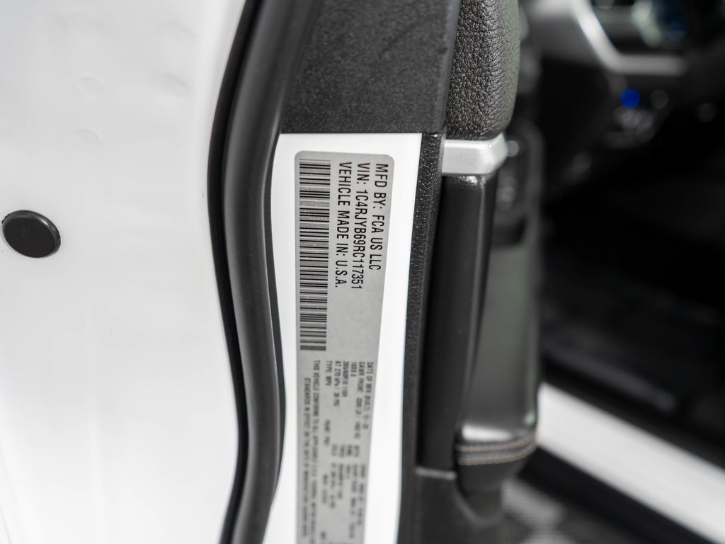 2024 Jeep Cherokee Limited 4xe photo 35