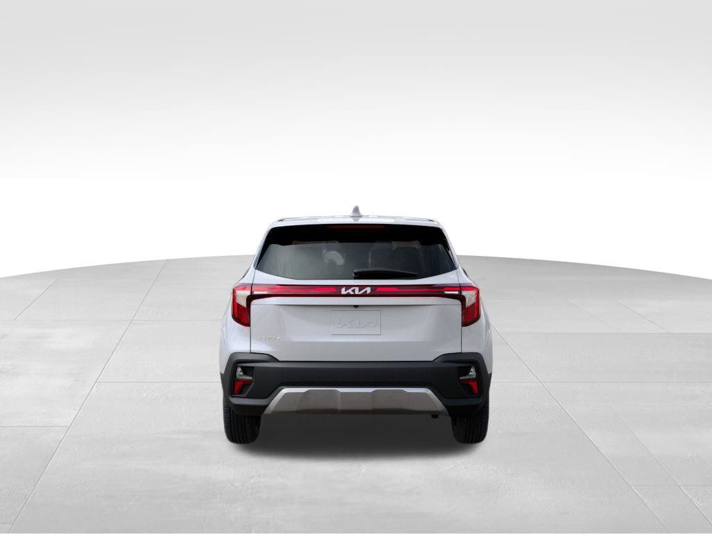 2026 Kia Seltos LX photo 4