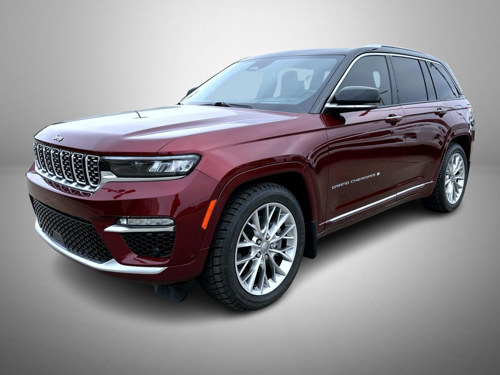 2022 Jeep Grand Cherokee Summit's photo