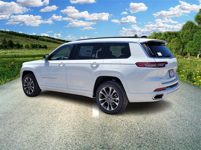 2025 Jeep Grand Cherokee Overland photo 2