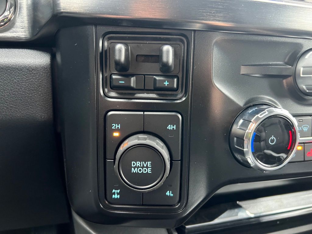 2025 Ford F-250 Lariat photo 17