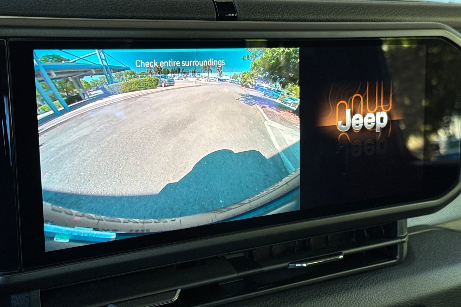 2025 Jeep Wrangler Sport photo 18