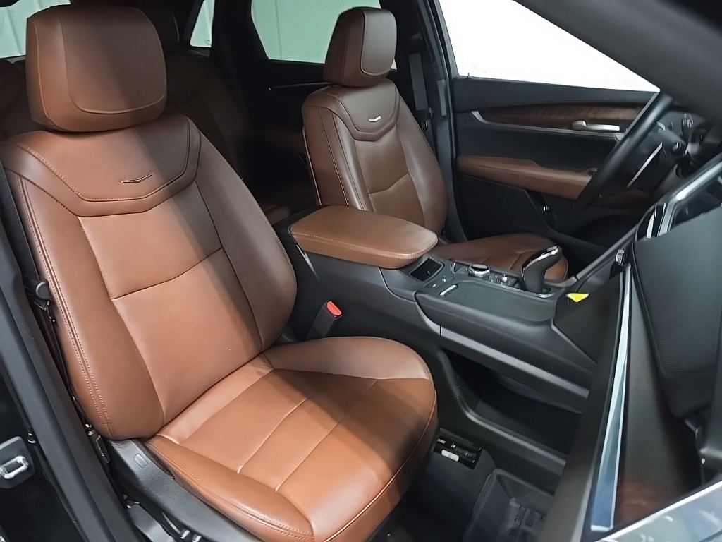2023 Cadillac XT5 Sport photo 13