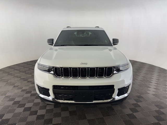 2025 Jeep Grand Cherokee Limited photo 2