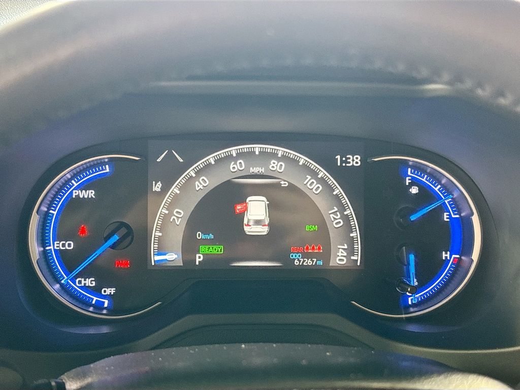 2020 Toyota RAV4 Hybrid XSE photo 13