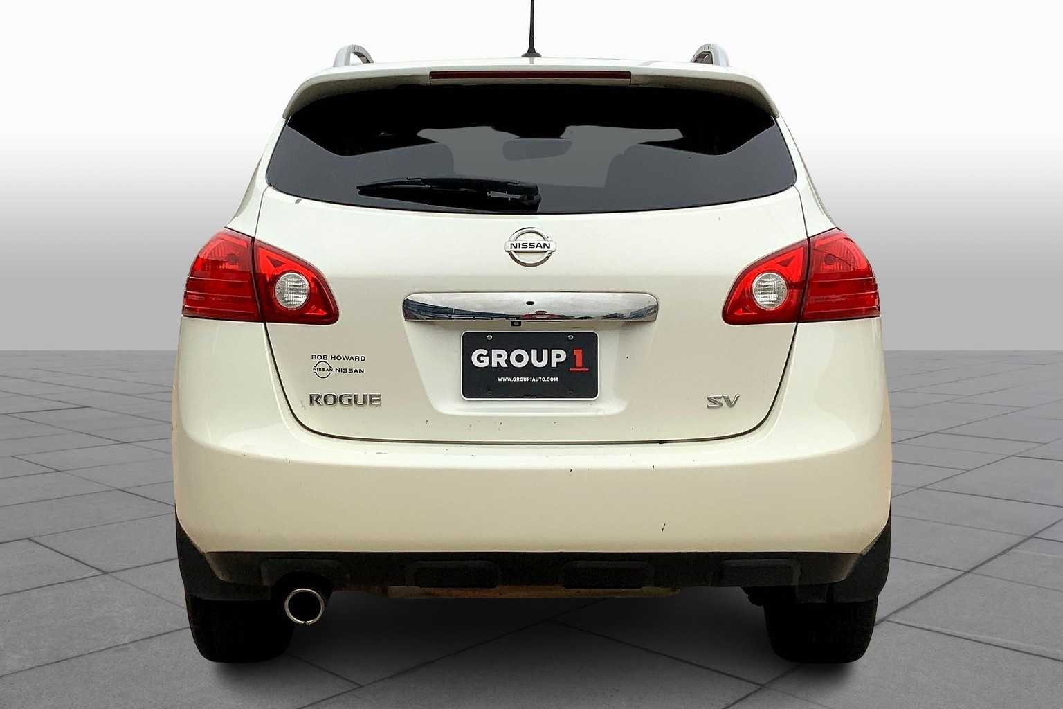 2013 Nissan Rogue SV photo 4