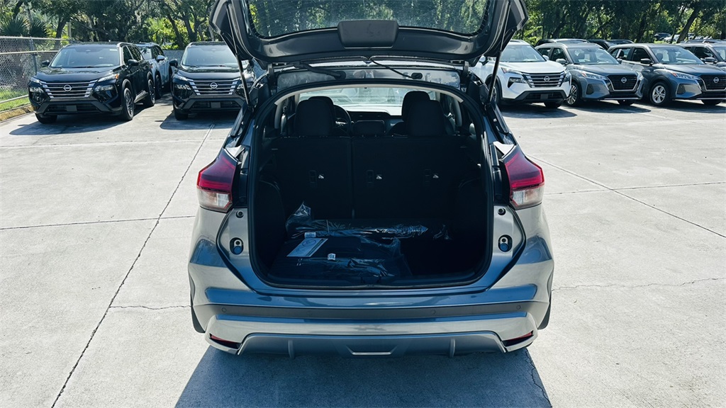 2025 Nissan Kicks Play S photo 24